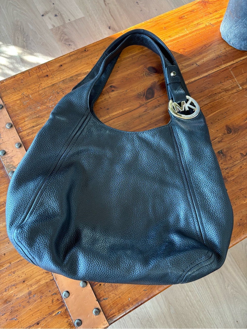 MICHAEL KORS Slouchy Leather Shoulder Bag, Hobo Pebbled Black Y2K